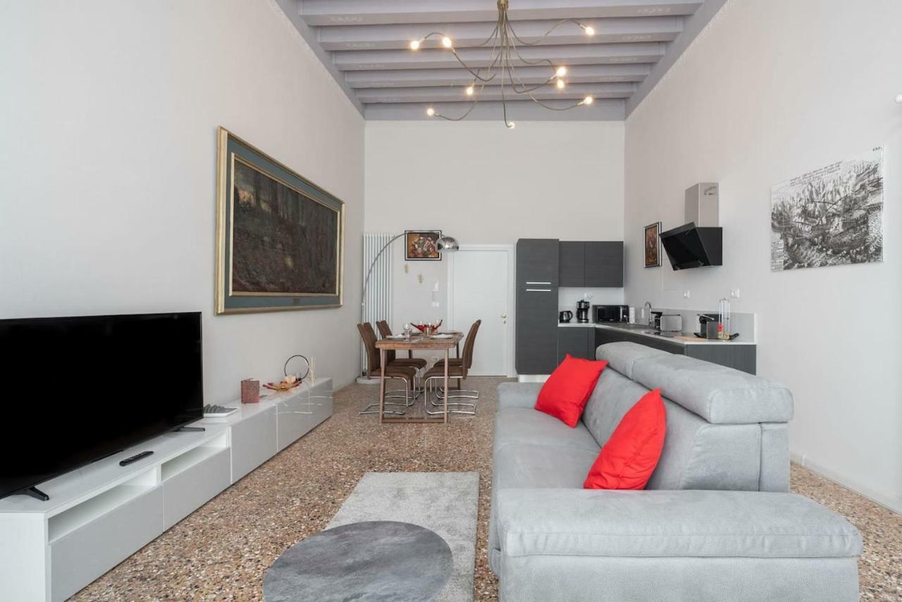 Apartment Ponte Raspi Canal View 베니스 외부 사진